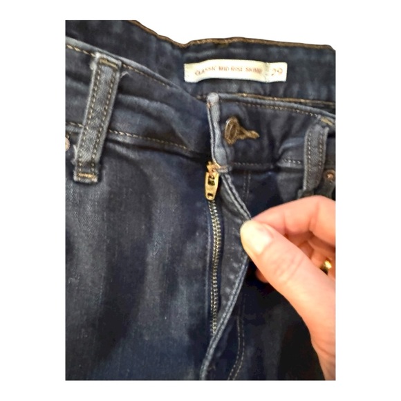 LEVI’s Classic Mid-Rise Skinny Jeans, dark wash, stretch, W29, L30 - Picture 11 of 15